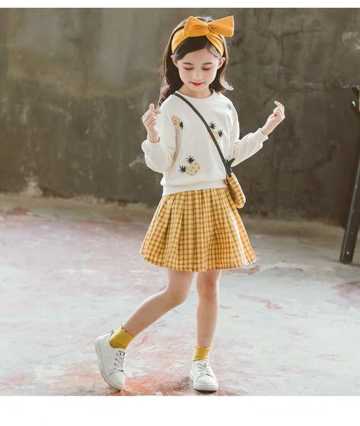 

2020 spring sweet children's suit girls autumn new cotton sweater shirts+ skirts sets big children's pineapple two-piece, White