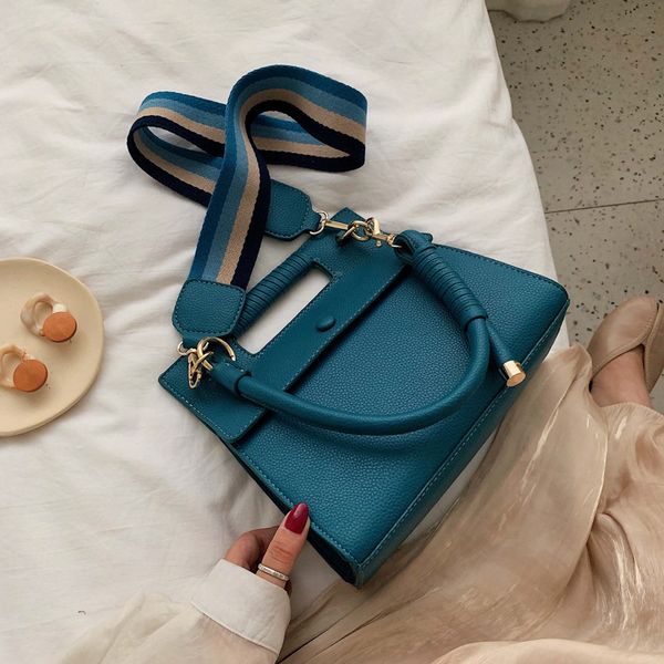 

imyok women bags 2019 new korean version fashion solid color shoulder bag casual simple high capacity female shoulder bag bolsas