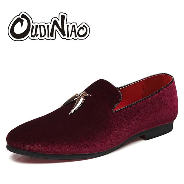 

OUDINIAO Мужская обувь Обувь больших размеров Весна Повседневная Серп Замша Мужская Дизайнерская Одежда для Мужчин Остроконечные Ногтей 2018 Скольжения на # 7048