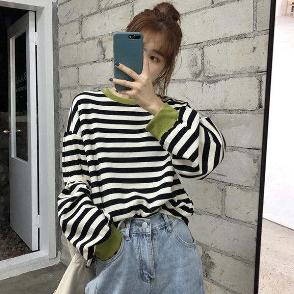 

2019 new korean version of leisure striped women in spring and autumn, thin style, loose air, long sleeved round neck lo, Black