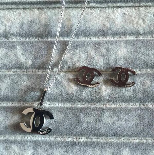 

2020 Высокое Качество Золото Серебро Роза Классический Стиль Наборы Серьги Женщины Ювелирные Изделия Титан Сталь Позолоченные Серьги Ожерелья Для Женщин Подарок