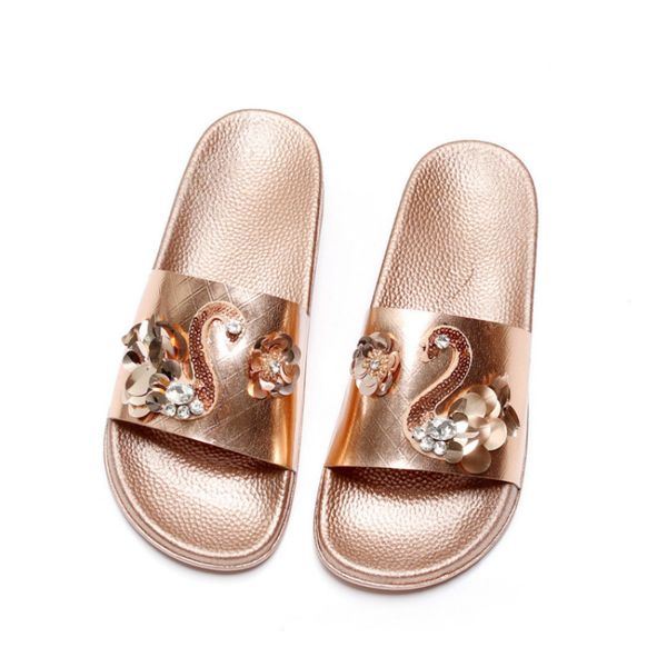 

2020 fashion popular glossy slippers simple color women's flip-flops outdoor wild non-slip beach shoes woman bling slides, Black