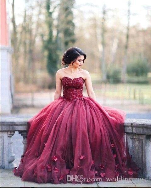 

2018 new burgundy strapless ball gown princess quinceanera dresses lace bodice basque waist backless long prom dresses, Blue;red