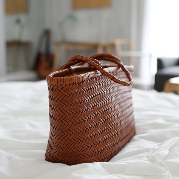 

belle2019 design niche year ins french handbag cowhide manual weave basket package