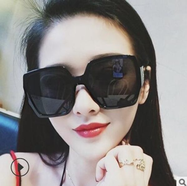 

designer women glasses polarizing sunglasses ladies 2019 new large-frame square sunglasses round face slimming retro hipster glasses, White;black