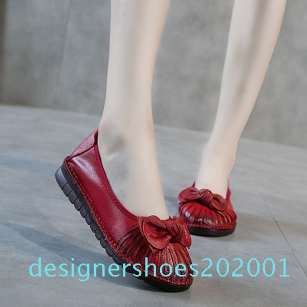 

2019 loose soft bottom comfortable women flat shoes fashion large size bow genuine leather shoes mother women flats d01, Black