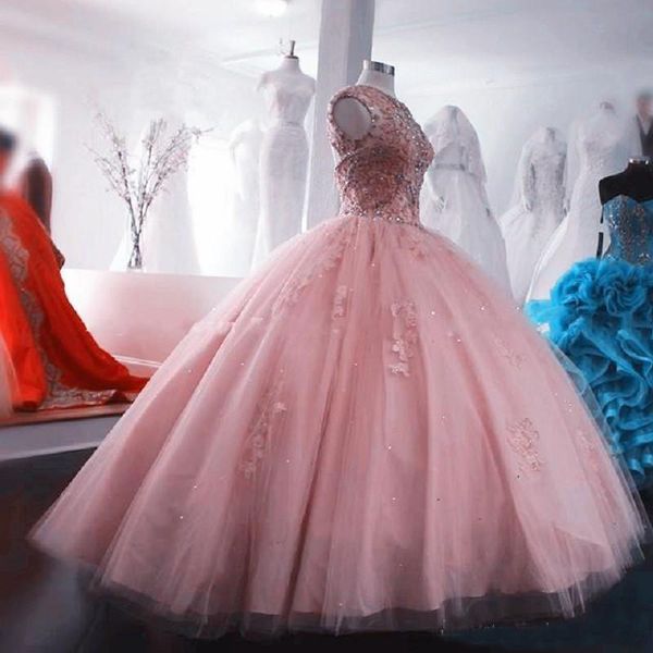 Blush Rosa Lace Vestidos Quinceanera Beading Crystal Ball Gown Doce 16 Vestido Tulle Jewel Veja resistente Voltar Prom Dress Vestidos De