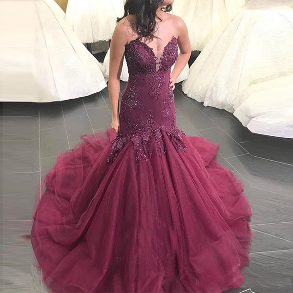 

burgundy strapless lace mermaid evening dresses 2020 with beaded appliques sweetheart sweep train tulle long formal prom party gowns, Black;red
