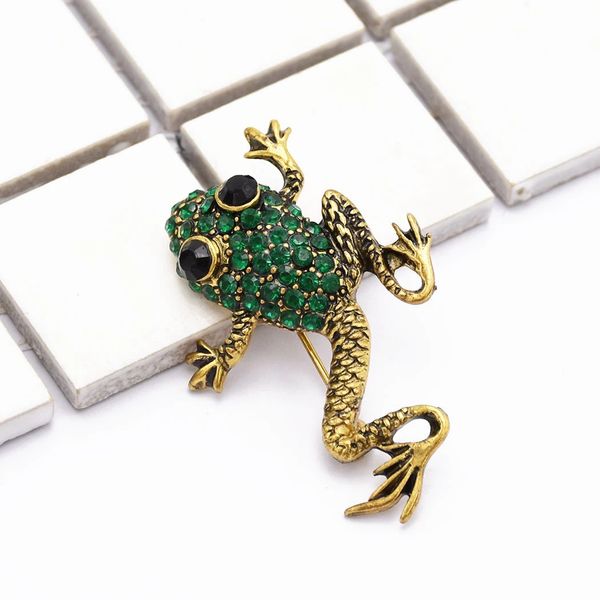 

vintage style bronze alloy green champagne rhinestone frog pin brooch, Gray