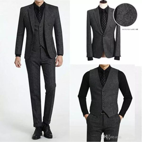 Smoking da uomo grigio scuro personalizzato Abiti da sposa Smoking da sposo per feste 3 pezzi Abiti da uomo migliori (giacca + pantaloni + gilet) Abbigliamento da sposo Vendita calda