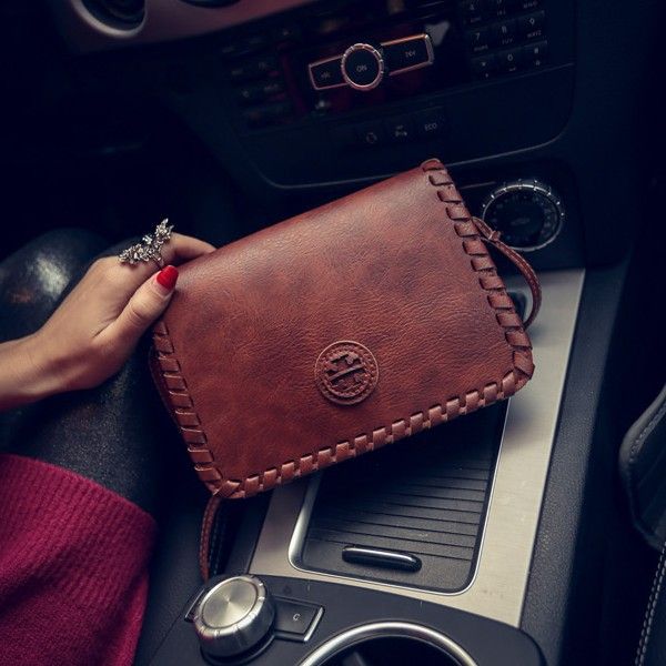 

miaoyi handbag luxury handbags 2017 new fashion trend in europe and america badge ms. packet shoulder messenger handbag