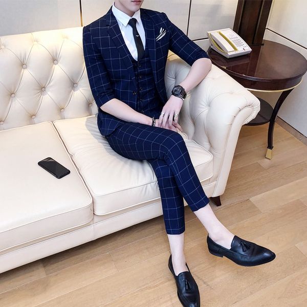 

летние корейские моды тонкий мужской проверка 7-рукав костюм жилета 9-точечной брюки костюм середины гильзы 3-х частей, White;black