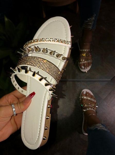 

spring /summer 2020 women rivet rhinestone buckle sandals outside wild beach slippers ladies leisure home travel flip flop ms, Black