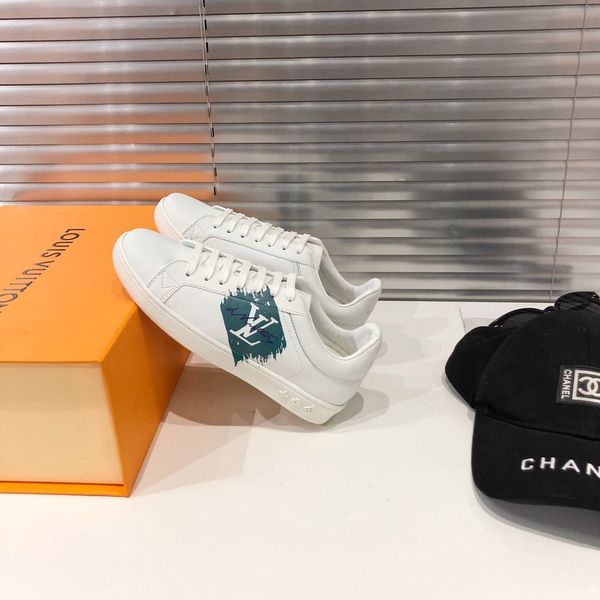 

2020 ccc new high-end luxury women's men's casual shoes sports basketball shoes triple fashion design men's shoe women's