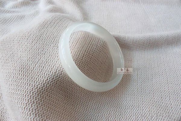 

2020 new queen vestios de novia a-line wedding dresses sheer long sleeves lace corset back vintage bridal gowns 144, White