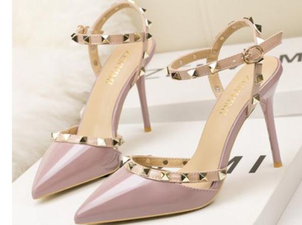 

2019 women's sandals in summer with new style high heel fine heel pointed end rivet @139, Black