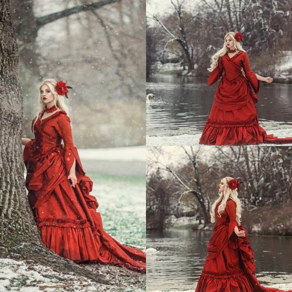 2020 Rote Gothic-Brautkleider mit V-Ausschnitt und Rüschen, langen Ärmeln, Vintage-Stil, viktorianisches Brautkleid, abgestufte Röcke, Satin, Vestidos de Novia