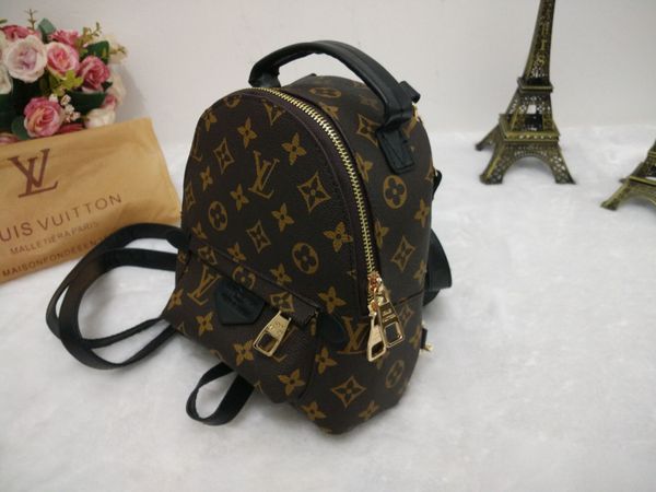 

2018 hot European designer brand classic fashion ladies backpack high quality mini bag backpack free shipping