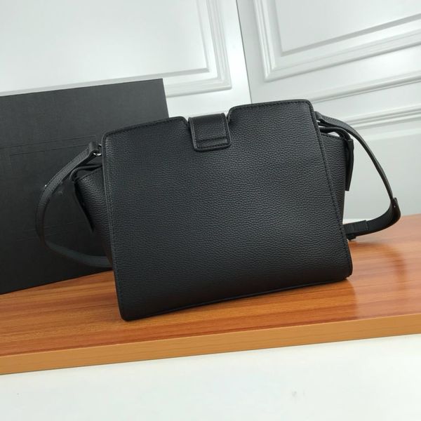 

superstar female designer luxury ladies fashion pebbled leather shoulder messenger bag decorative interlocking metal handbag