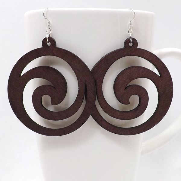 

qiaohe 1 pair good quality wood earrings organic round flower brown hollow african woman wooden brincos pendant 5.5cm/2.2'' e35, Silver