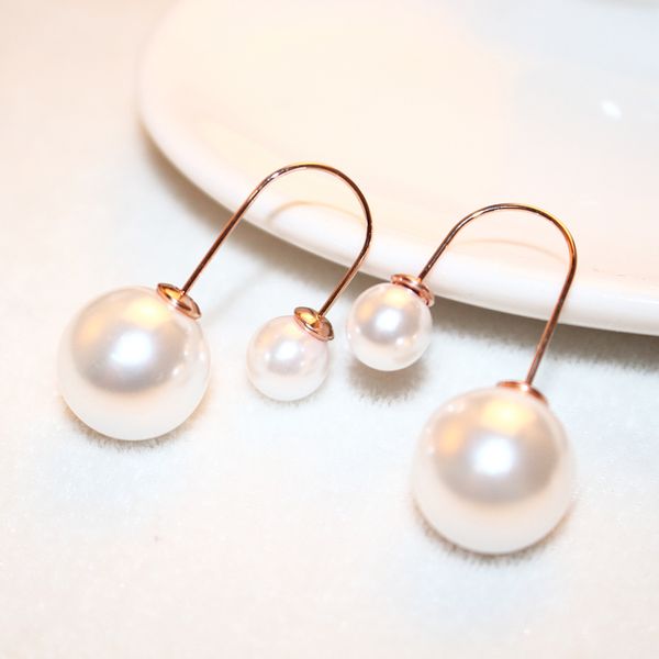 Nuovo design ! Orecchini a bottone con clip a doppia perla di design di lusso speciale di moda molto popolare per ragazze donna