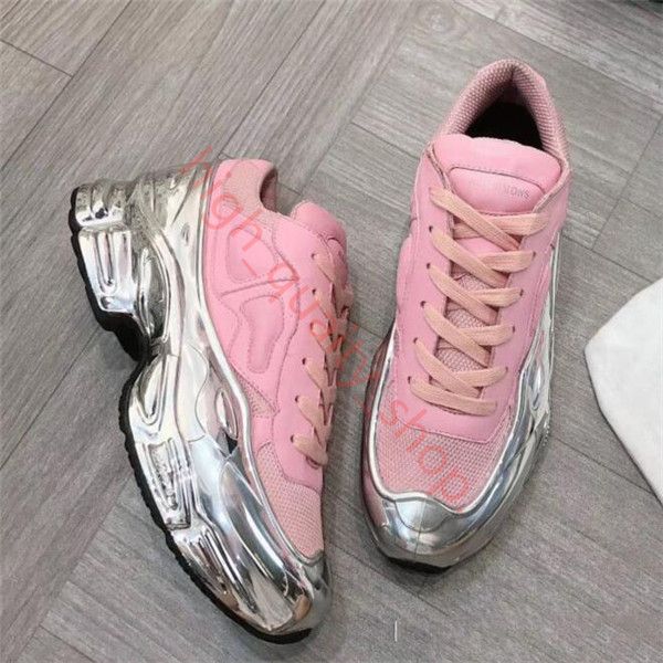 

adidas Originals Raf Simons RS Ozweego Shoe мужчины женщины роскошные дизайнерские туфли в серебристом металлическом эффекте подошва спортивный тренер a8