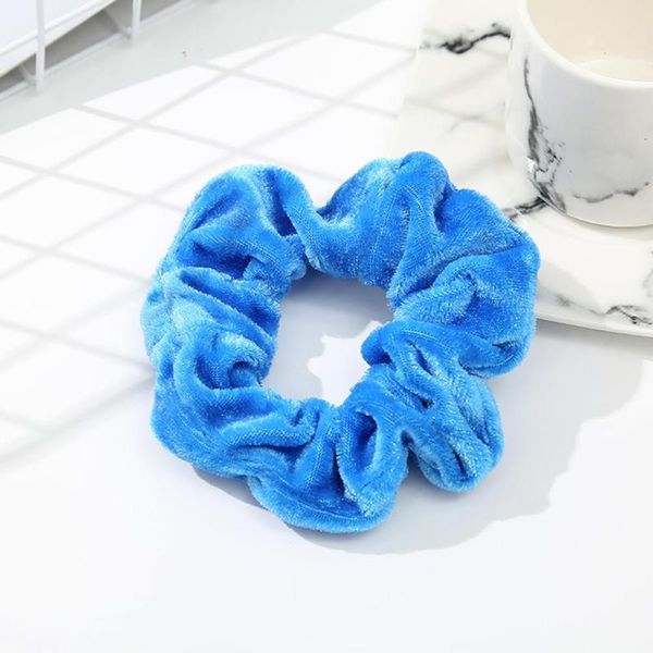 

vselvet scrunchies