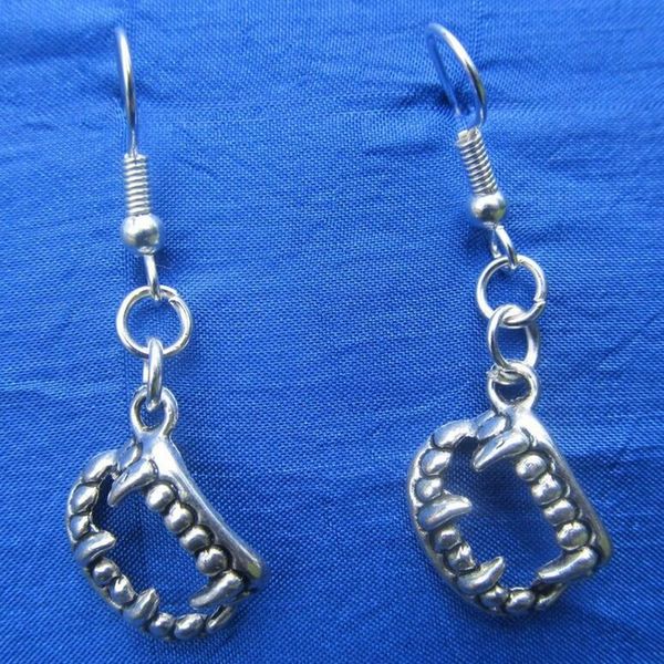 

еѬги  зђбами вампиѬа нове гоѬие пѬодажи Ѭђной Ѭабо дѬевний еѬебѬнй  Silver