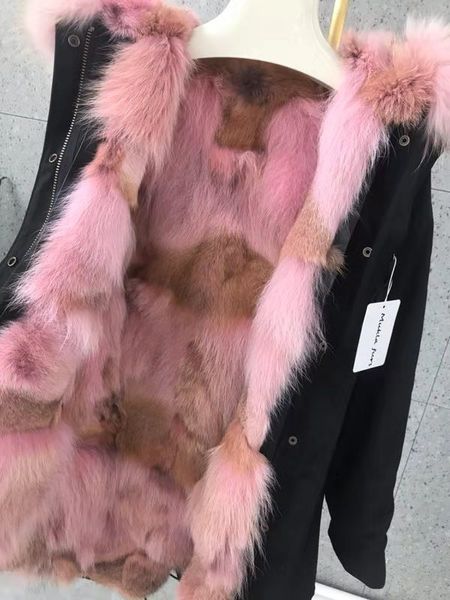 Warme Parkas, rosa Waschbärpelzbesatz, Mukla-Pelze, rosa Wolf-Kojotenfellfutter, schwarze lange Parkas, Schweden, Deutschland