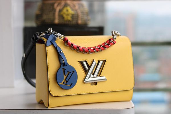 

20mm woman pu leather flap messenger bag small leaf pendant handbags simple style shoulder bags crossbody bag clutch purse bonsin