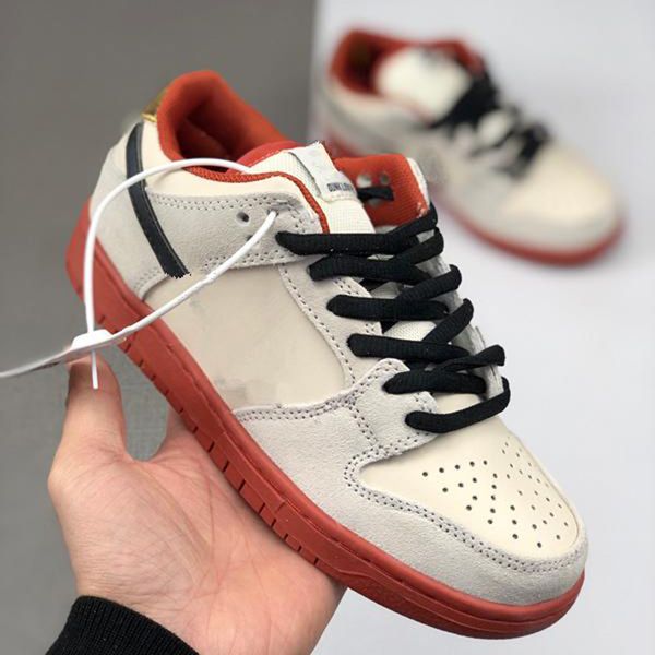 

sb dunk low muslin blue fury running shoes men women hennessy white cream sports sneakers designer skateboard mens trainers size 36-45