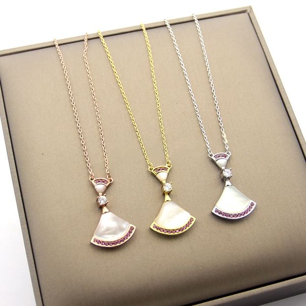

2019 new valentine's day limited edition b letter white shell skirt pink diamond gold fan-shaped necklace, Silver