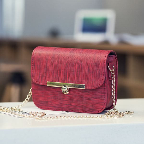 

2020 new shoulder shoulder bag fashion casual bag chain small square cloth lock