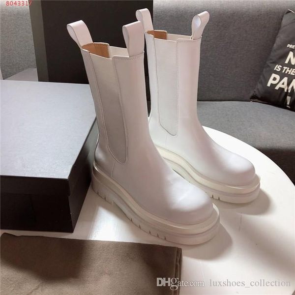 

Women autumn and winter leather boot of 2019 the bottom of the thick leather half boot imple high boot with box ize 35 40