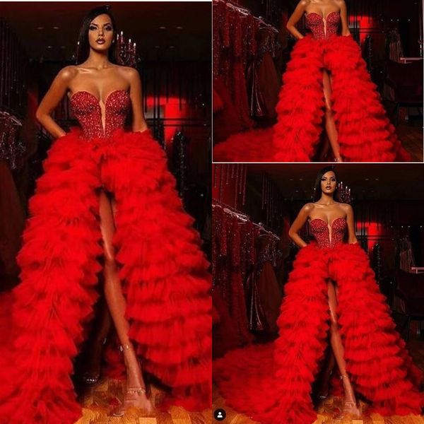 Novos vestidos de noite de cetim vermelho escuro Vintage Vestem de cetim de caça de penhor de penhor de penhor de choques de choques de cristal vestidos de festas de bandeira de bandeira em camadas