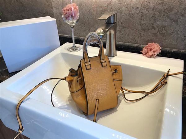 

2019 Women designer handbags lovve brand bags tote clutch shoulder bag mini size shopping bags good quality Spring fashion