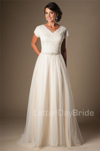 

modest champagne short sleeves wedding dresses cap sleeves v neck buttons lace tulle bridal gowns a-line inexpensive wedding gowns273l, White
