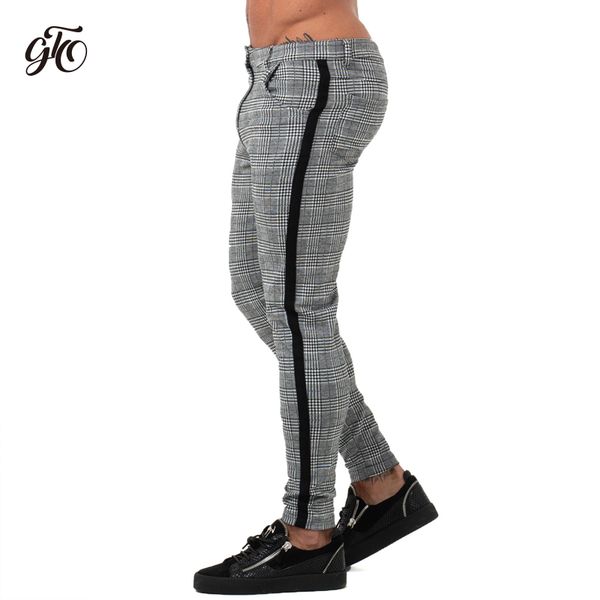 Chino Hose Slim Fit aus Cord | Hosen | Springfield Man & Woman Chino Hose Slim Fit aus Cord | Hosen | Springfield Man & Woman