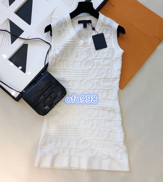 

высокие конечные женщины девочек трикотажных рубашки платье покрыто письмо жаккардовых v-образный вырез без рукавов коротких линий юбки 2020, Black;gray