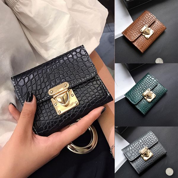 

короткий бумажник 2019 весна лето новых женщин рельефного tri-fold складного кошелька высокого класс дизайн одежду для женщин, Red;black