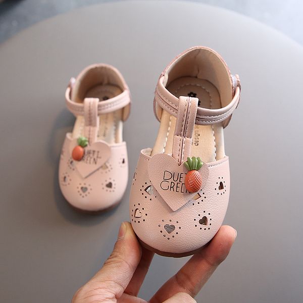 

2020 new heart lovely hollow out shoes toddler girls casual pu leather shoes kids baby girl cute shoes 1-6 years old t200430, Black;red
