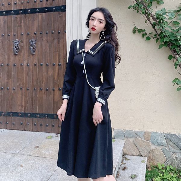 

2020 new french hepburn style small black dress doll collar waist slimming over the knee long temperament dress female, White;black
