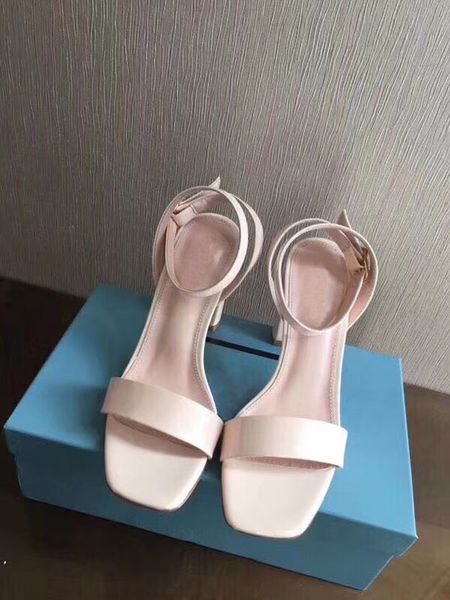 2020 SS nova sandálias femininas T-stage design único cabeça vestido rodada vestido de noiva sapatos médias carta das mulheres sapatos único 35-40