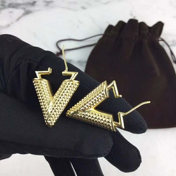 

High end women earring yellow gold plated letter earring for girl women for party wedding nice gift