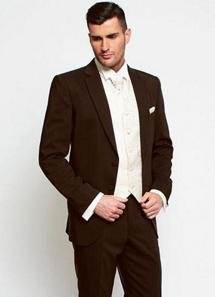 Brand New Chocolate Noivo TuxeDos Notch Groomsmen Mens Vestido de Noiva Popular Homem Jacket Blazer 3 peças Terno (jaqueta + calça + colete + gravata) 874