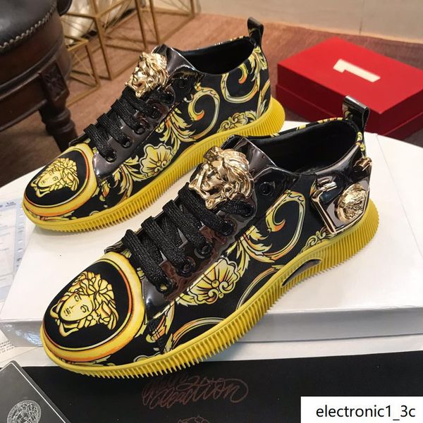 

2019qoe spring and autumn men s casual sports shoes high-belt travel sneakers, with micro-standard, with the original box fast deliveryh