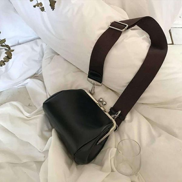 

new solid color women bag retro clip bag female simple single shoulder messenger