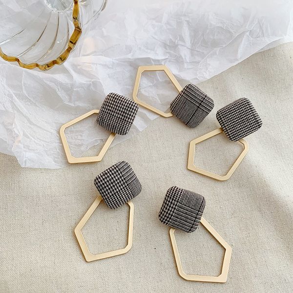 

elegant black and white houndstooth plaid velvet fabric irregular geometric polygon clip earrings for women no ears hole, Silver
