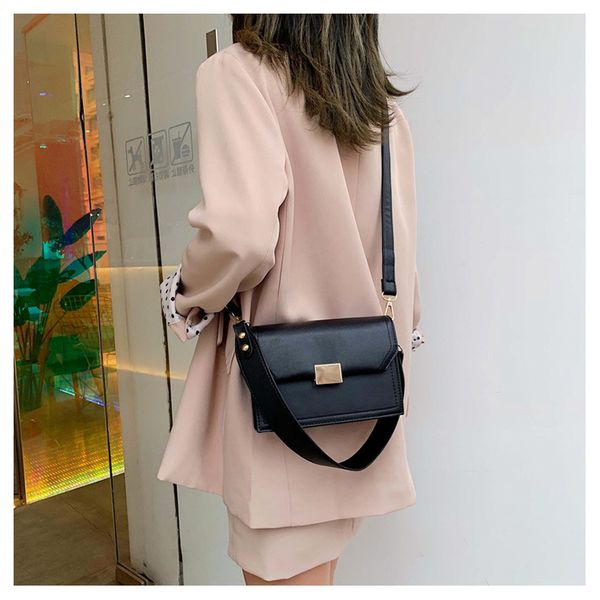 

горячий пу небольшой площади женской сумка 2019 новая мода дикой сумка корейская версия широкого плечевой ремень сумка океана