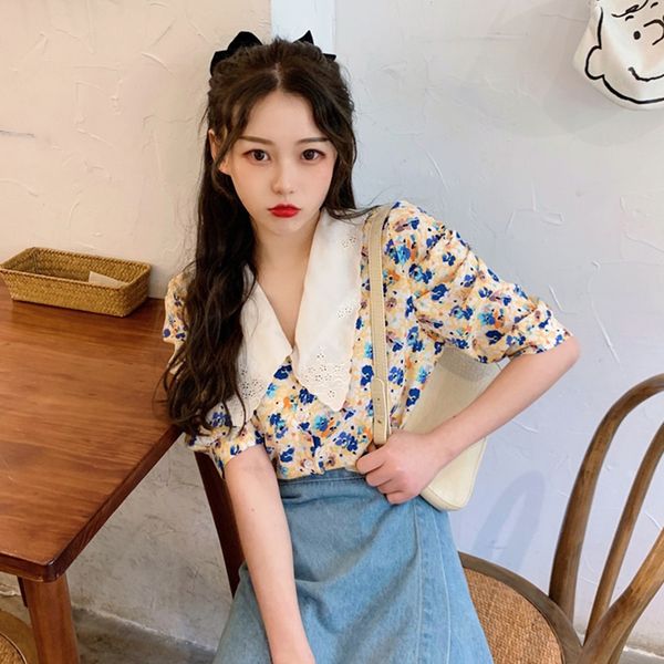 

2020 fashion summer breathable women lapel floral sleeve sleeve design niche embroidered shirt hot, White
